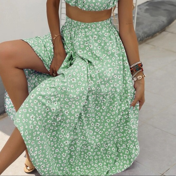 Floral top & skirt set - Picture 2 of 2